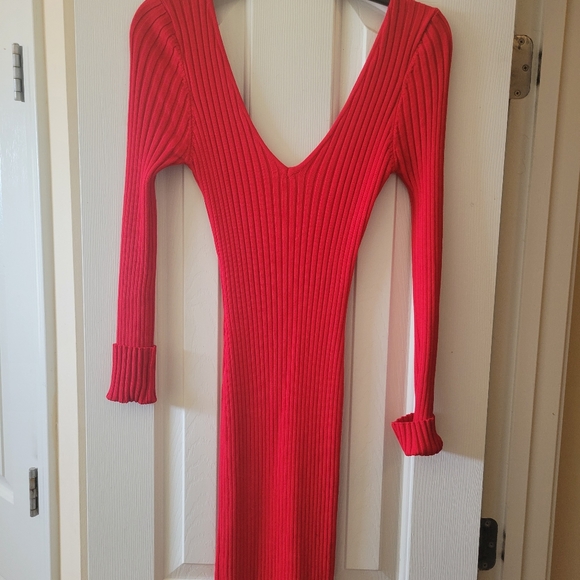 Sexy red midi dress - Picture 3 of 4